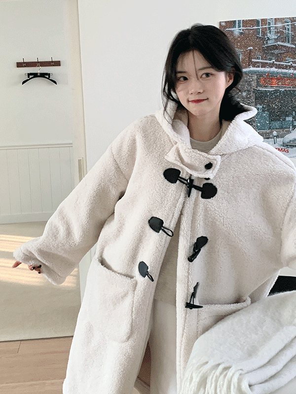 [모델소장] 스누피 양털 떡볶이 코트 (2color)
